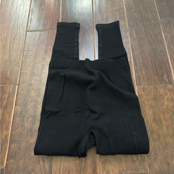 Maternity Black Rib  Leggings - Picture 2 of 2